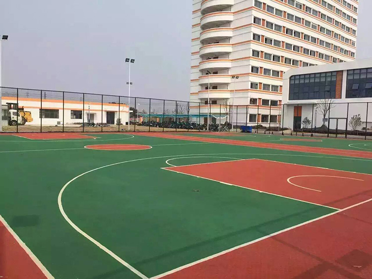 為什么說學校籃球場地面適合做硅pu球場材料？